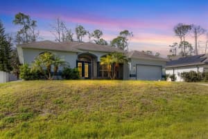4343 Carver St, NORTH PORT