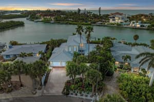 916 CASEY COVE DRIVE, NOKOMIS, FL 34275 Sold 04/30/24