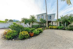 916 CASEY COVE DRIVE, NOKOMIS, FL 34275 Sold 04/30/24
