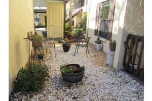 355 THREE LAKES COURT, VENICE, FL 34285 Sold 11/04/24