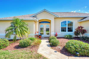 5887 CLEVELAND ROAD, VENICE, FL 34293 Sold 01/16/25