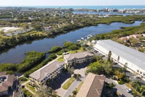 5577 CANNES CIRCLE, SARASOTA, FL 34231 Sold 04/17/24