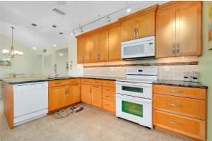 448 CERROMAR ROAD, VENICE, FL 34293 Sold 05/09/25