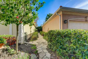 100 CORTE DEL ROSA, VENICE, FL 34285 Sold 05/29/24