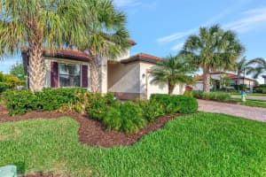19301 NEARPOINT DRIVE, VENICE, FL 34292 Sold 09/20/24