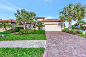 19301 NEARPOINT DRIVE, VENICE, FL 34292 Sold 09/20/24