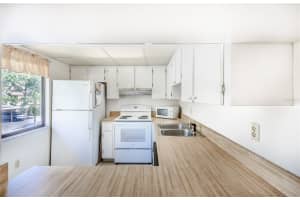 687 BIRD BAY CIRCLE, VENICE, FL 34285 Sold 12/09/24