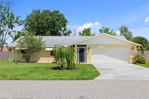 566 Viridian St, ENGLEWOOD
