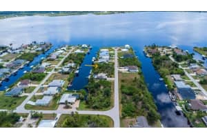2425 VANCE TERRACE, PORT CHARLOTTE, FL 33981 - MLS#MFRN6132474