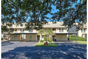 400 MISSION TRAIL, VENICE, FL 34285 Sold 04/08/25