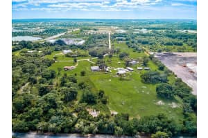 1109 Twin Laurel Blvd, NOKOMIS