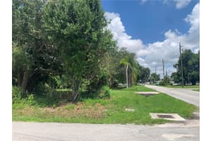 HIALEAH RD, VENICE, FL 34293 - MLS#MFRN6133388