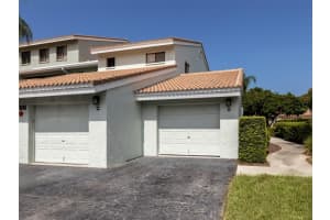 600 CARRIAGE HOUSE LANE, NOKOMIS, FL 34275 Sold 08/07/25
