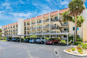 220 SANTA MARIA STREET, VENICE, FL 34285 Sold 10/04/24