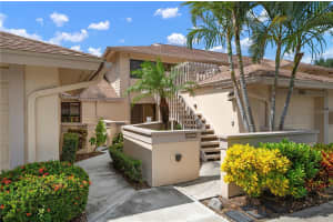 2044 OAKRIDGE CIRCLE, VENICE, FL 34293 Sold 09/20/24