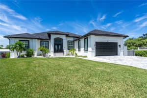 729 LESIA DRIVE, NOKOMIS, FL 34275 Sold 10/21/24