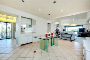 950 BIRD BAY WAY, VENICE, FL 34285 Sold 11/27/24