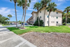 102 CAPRI ISLES BOULEVARD, VENICE, FL 34292 Sold 11/04/24