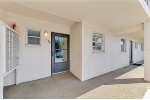 102 CAPRI ISLES BOULEVARD, VENICE, FL 34292 Sold 11/04/24
