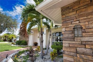 5280 SUNNYDALE CIRCLE, SARASOTA, FL 34233 Sold 06/20/25