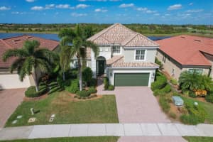 23787 Waverly Cir, VENICE