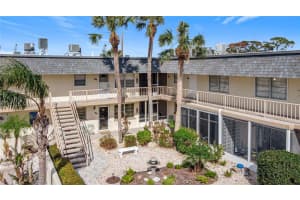 200 Park Blvd N #103, VENICE