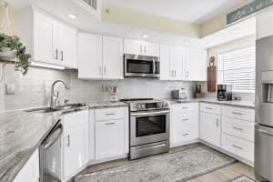 815 MONTROSE DRIVE, VENICE, FL 34293 Sold 08/29/25