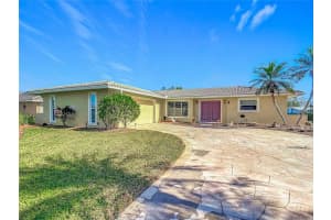 4 Windsor Dr, ENGLEWOOD