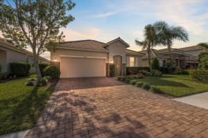 2049 MESIC HAMMOCK WAY, VENICE, FL 34292 - MLS#MFRN6135915