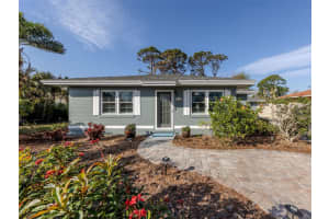 828 NOKOMIS AVENUE, VENICE, FL 34285 Sold 05/02/25
