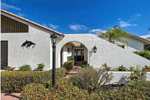 4 DOVER DRIVE, ENGLEWOOD, FL 34223 Sold 04/07/25
