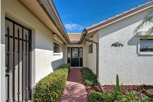 4 DOVER DRIVE, ENGLEWOOD, FL 34223 Sold 04/07/25