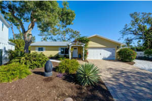 2295 HIBISCUS STREET, SARASOTA, FL 34239 Sold 02/10/25