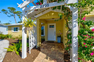 2295 HIBISCUS STREET, SARASOTA, FL 34239 Sold 02/10/25