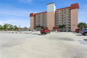 244 Saint Augustine Ave #107, VENICE