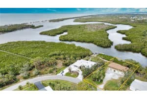 1690 LEMON BAY DRIVE, VENICE, FL 34293 Sold 03/13/25