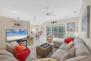 135 BRAEMAR AVENUE, VENICE, FL 34293 Sold 08/27/25