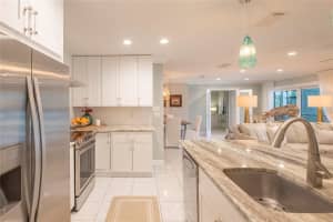 828 THE RIALTO, VENICE, FL 34285 Sold 04/21/25