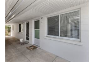 525 MANATEE COURT, VENICE, FL 34285 Sold 08/19/25