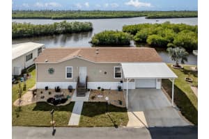 106 ISLAND POINT ROAD, NORTH PORT, FL 34287 - MLS#MFRN6136916