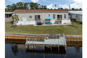 106 ISLAND POINT ROAD, NORTH PORT, FL 34287 - MLS#MFRN6136916