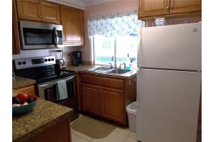 562 LONGWOOD DRIVE, VENICE, FL 34285 Sold 04/21/25