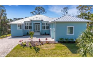 1596 Landfall Dr, NOKOMIS