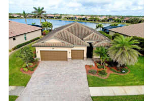 13238 Famiglia Dr, VENICE