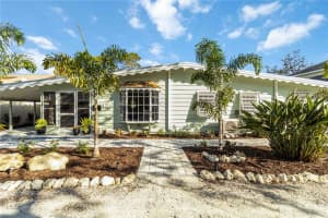432 PALMETTO COURT, VENICE, FL 34285 Sold 05/30/25
