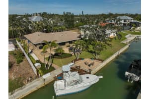 641 BAYSHORE ROAD, NOKOMIS, FL 34275 - MLS#MFRN6137237
