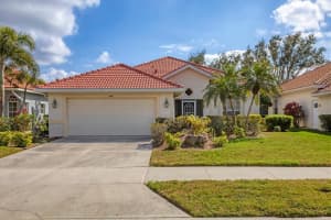 446 PINEWOOD LAKE DRIVE, VENICE, FL 34285 - MLS#MFRN6137268