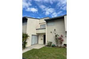 1190 Longfellow Way #135c, SARASOTA