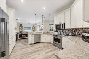 394 HANCHEY DRIVE, NOKOMIS, FL 34275 Sold 04/10/25