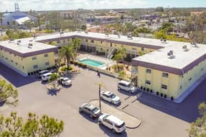 409 MANATEE COURT, VENICE, FL 34285 Sold 04/11/25